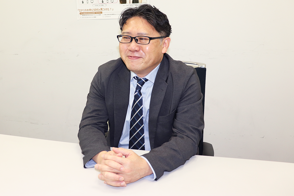 経営企画部の鳥越啓滋