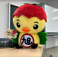 旭市のマスコットキャラクター「あさピー」も教室で見守ってくれました。